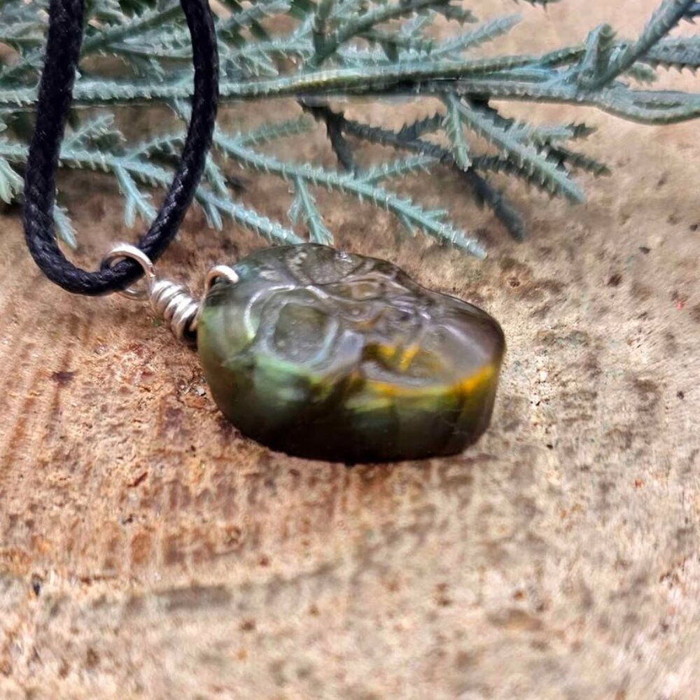 Nature Labradorite Carved Skull Pendant Necklace - Picture 5 of 10